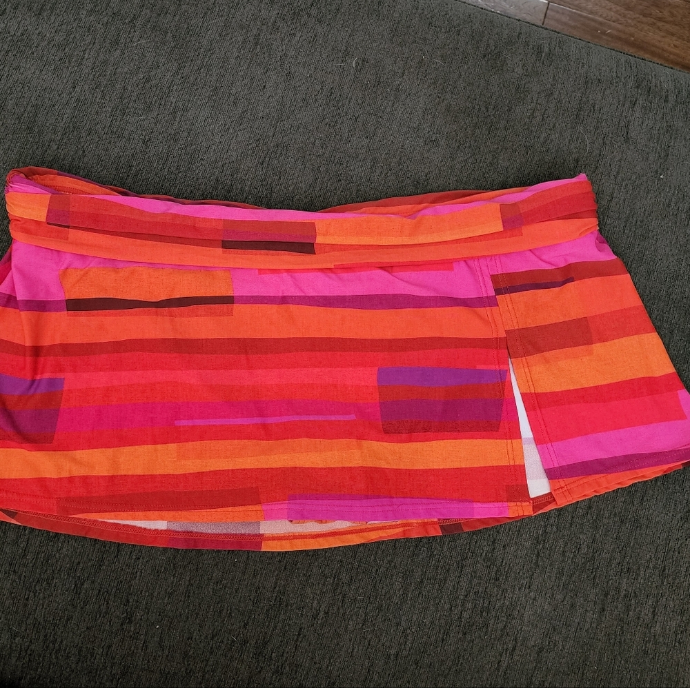 LA BLANCA swim skirt geometric